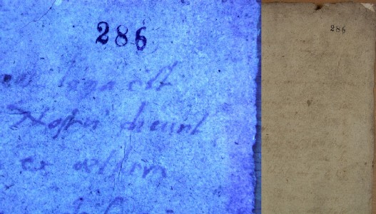 Die Schrift wird unter UV-Licht sichtbar.